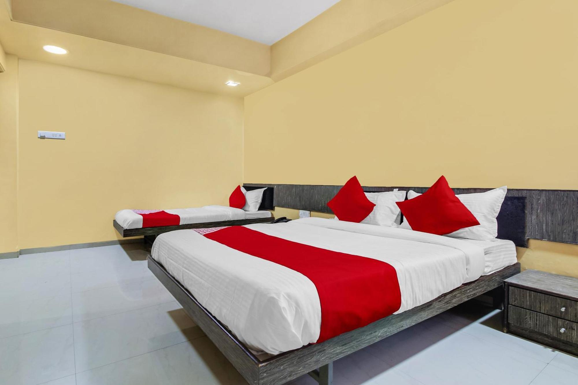 Hotel O Priyanka Residency Solapur Exteriör bild