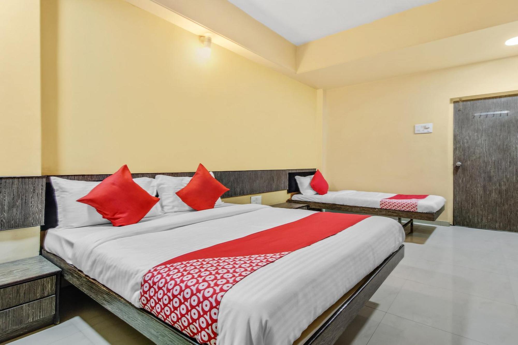 Hotel O Priyanka Residency Solapur Exteriör bild