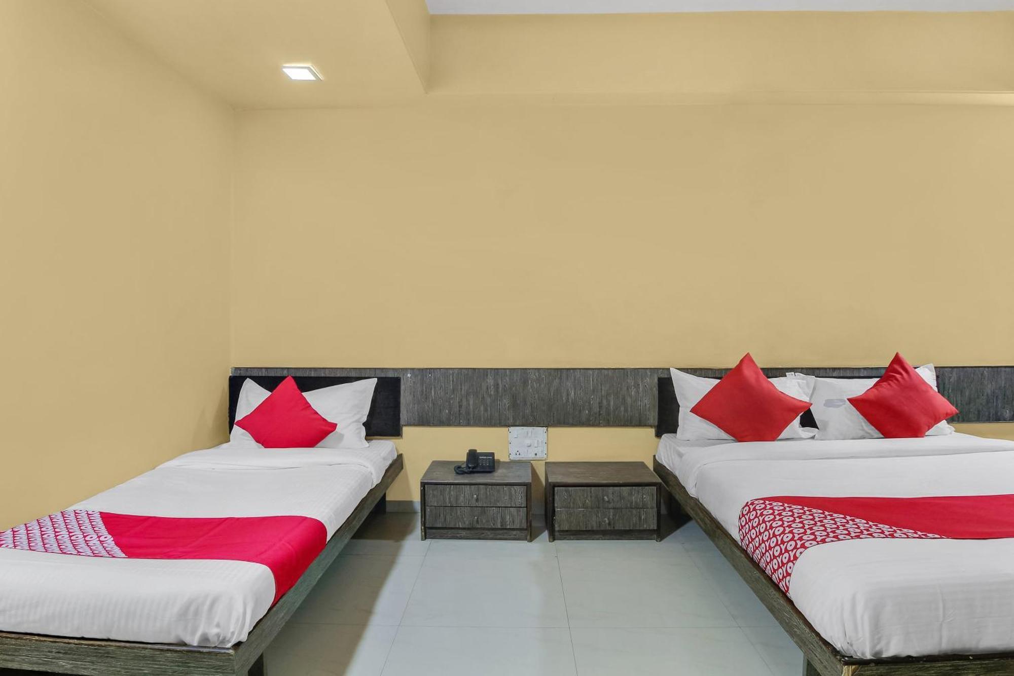 Hotel O Priyanka Residency Solapur Exteriör bild