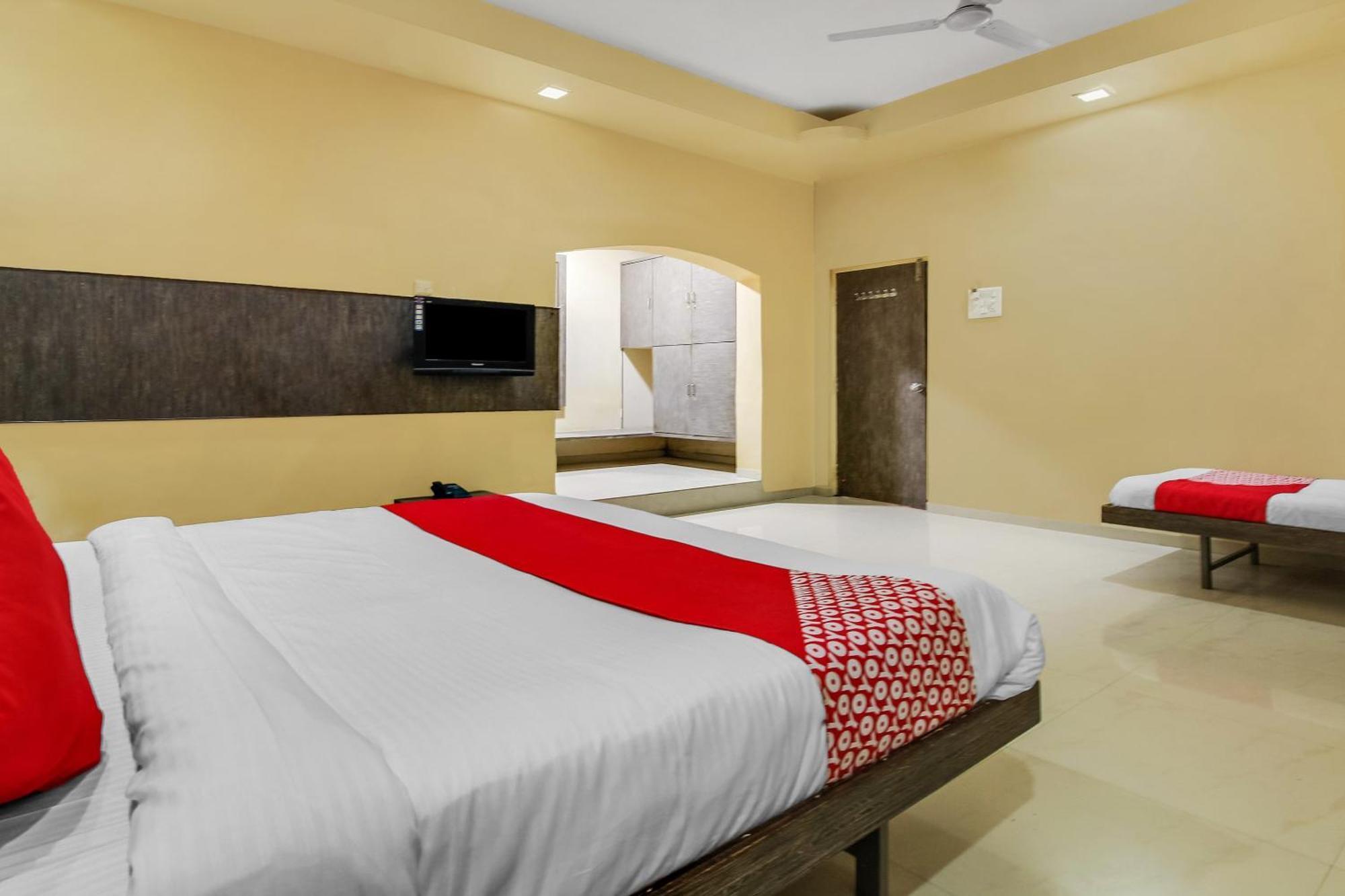 Hotel O Priyanka Residency Solapur Exteriör bild
