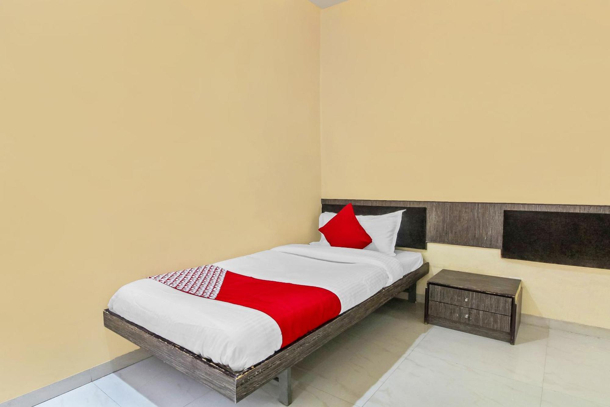 Hotel O Priyanka Residency Solapur Exteriör bild